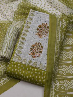 MEENA BAZAAR - Green Women Floral Printed Unstitched Kurta With Pant & Dupatta