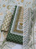 Green color option, Sold out, Currently selected