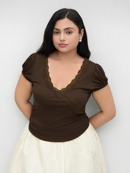 Cider - V-neck Lace Trim Ruched Sleeve Tee Curve & Plus