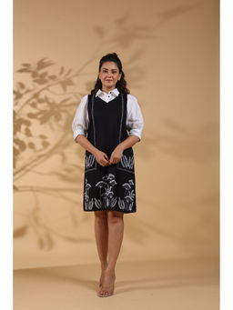 KAFTANIZE - Mono Color Fabric Covered Button Front Embroidery Knee Length Dress