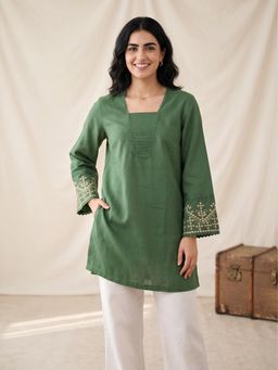 Barara Ethnic - Green & White Embroidered Kurti