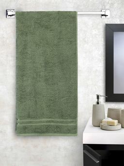 Welspun - Green Cotton Solid Bath Towel
