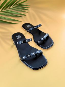 Postcard - Era Slip On Flats in Black