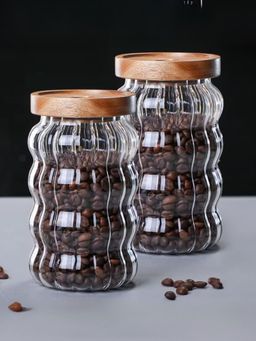 USHA SHRIRAM - Borosilicate Jar with Wooden Lid 750ml