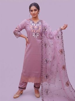 SAKSHI- The Wedding Store - Lavender Kurta with Pant and Dupatta