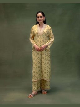 GRASS & SUNSHINE - Women Yellow Earthloom Classic Kurta with Pant