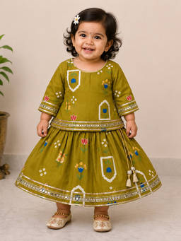 BAATCHEET - Green Cotton Round Neck Embellished Lehenga With Choli
