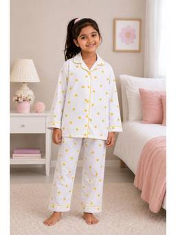 Shopbloom - White Cotton Collar Neck Comfortable Fit Printed Shirt With Pyjama