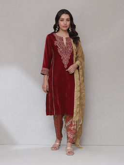 Aarke Ritu Kumar - Maroon Embroidered Kurta with Pant and Dupatta (Set of 3)