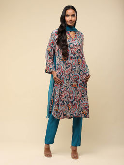 Aarke Ritu Kumar - Green Bland Collar Three Fourth Sleeve Kurta with Pant and Dupatta (Set of 3)