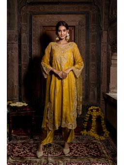 Farha Syed - Yellow Kurta with Inner, Pant and Dupatta (Set of 4)