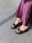 Black color option, Currently selected