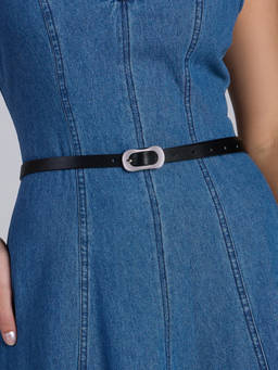 Twenty Dresses by Nykaa Fashion - Black Sleek Oval Buckle Thin Belt For Women