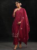 Maroon color option, Currently selected
