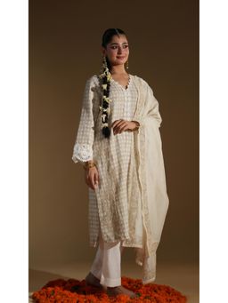 LAHARIO - Women's Ivory Kurta with Pant & Dupatta