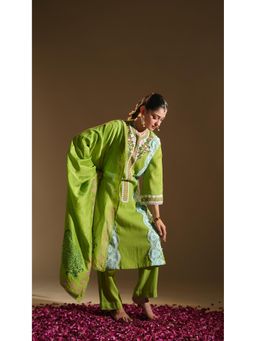 LAHARIO - Women's Green Kurta with Pant & Dupatta