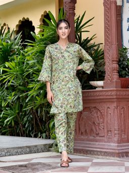 DIMPLE DESIGN STUDIO - Green Floral Co-Ord (Set of 2)