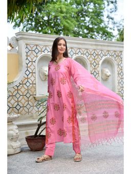 DIMPLE DESIGN STUDIO - Barbie Pink Cotton Kurta (Set of 3)