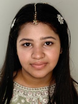 BEAUTY SPOT JEWELLERY - Emerald Green and Pearl Drop Maangtikka