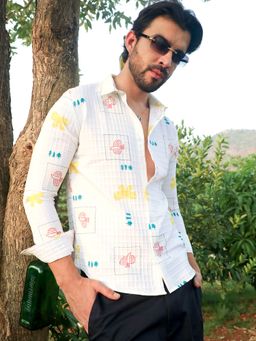 Campus Sutra - Men Chalk White Butterfly Pine Shirt