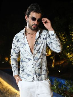 Campus Sutra - Men Charcoal Grey Abstract Fade Shirt