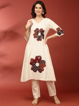 NEERU'S - Women Off White Floral Printed Kurta with Pant