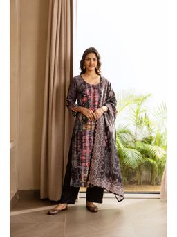 Nehamta - Women Charcoal Printed Kurta with Pant and Dupatta