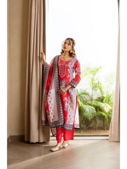 Nehamta - Women Red Floral Printed Kurta with Pant and Dupatta