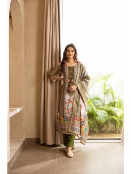 Nehamta - Women Multicolor Floral Printed Kurta with Pant and Dupatta