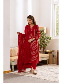 Nehamta - Women Red Printed Cotton Kurta with Pant and Dupatta