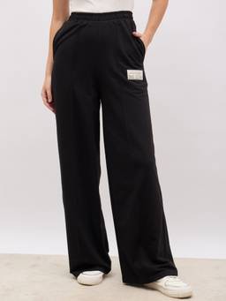 Styli - Women Black Solid Wide-Leg Badge Detail Pant