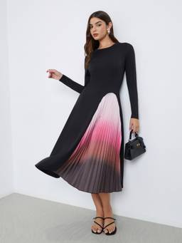 Styli - Women's Ombre Tie-Dye Pleated Round Neck A-Line Midi Dress