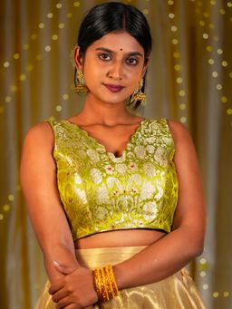 I LOVE SAREES - Green Scallop V-Neck Banarasi Blouse