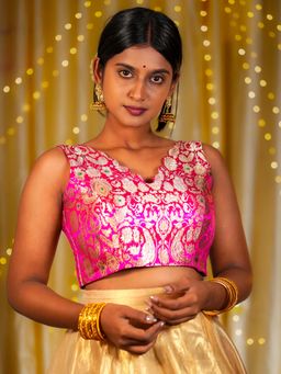 I LOVE SAREES - Pink Scallop V-Neck Banarasi Blouse