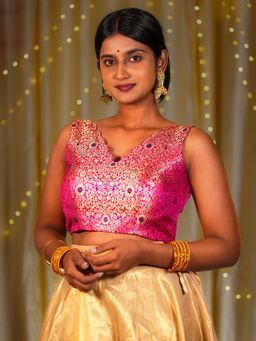 I LOVE SAREES - Pink Scallop V-Neck Banarasi Blouse