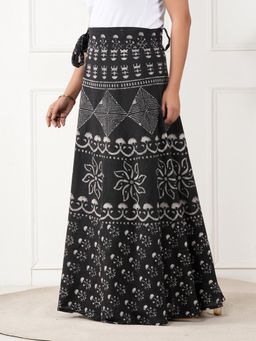 Style Shoes - Black Women
                  Handloom Wrap Around Block Printed Floral Ethnic
                  Motifs Skirt - 4