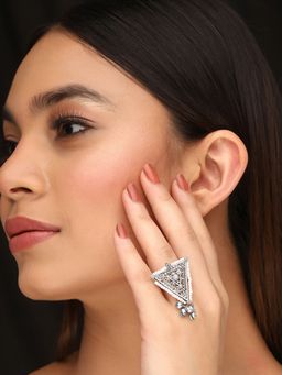 Priyaasi - Allure of The Triangle-Shaped Pearl Ring