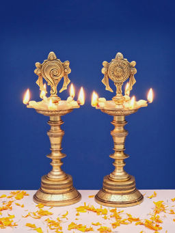 Ekaa Handicrafts - Shankh Chakra Oil Diya Lamp Brass- Symbol Of Lord Vishnu- Set Of 2
