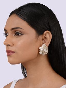 House of D'oro - Grey and White Classic Pearl Studs