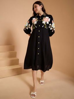 ZUMMER - Black Embroidered Midi Dress