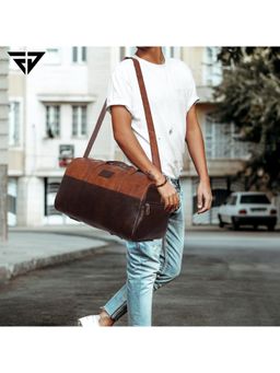 FUR JADEN - 25L Weekend Trip Duffle Bag With Detachable Strap (M)