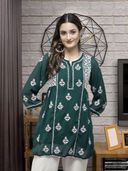 Green color option, Sold out, Currently selected