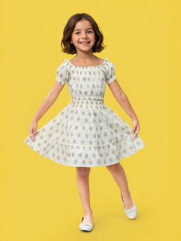 Toonyport - Girls Green Printed Top and Skirt (Set of 2)