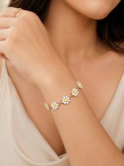 Accessher - Gold-Toned Daisy Bracelet for Women