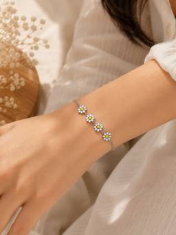 Accessher - Silver-Toned Daisy Bracelet for Women