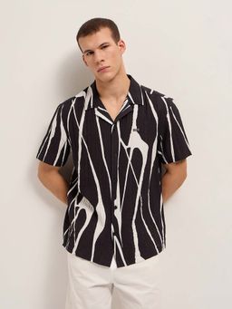 The Bear House - Men's Relaxed Fit Black Digital Print Shirt