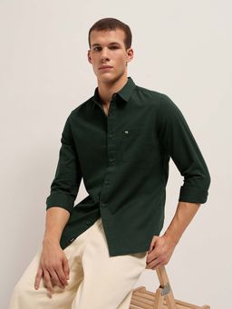 The Bear House - Men's Slim Fit Dark Green Cotton Solid Woven Shirt