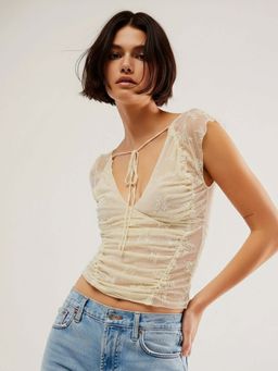 Outzidr - Cream Short Sleeve Lace Detail Top