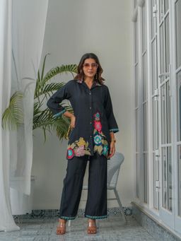 Gahan - Black Floral Embroidered Collar Roman Silk Co-Ord Set