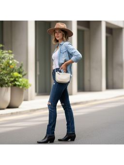 PARTIQ - Niche Commuter Dumpling Sling Bag - White (M)